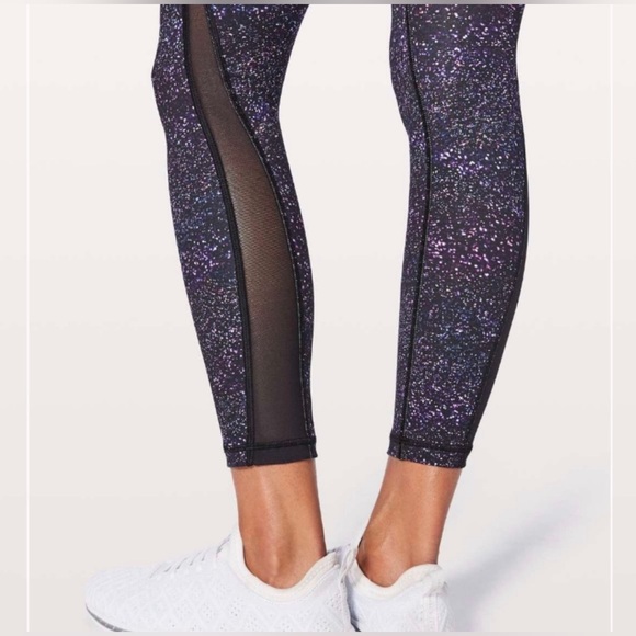 Lululemon Train Times 7/8 Pant 25"
Crystalline Multi / Black size 4 - Picture 5 of 7